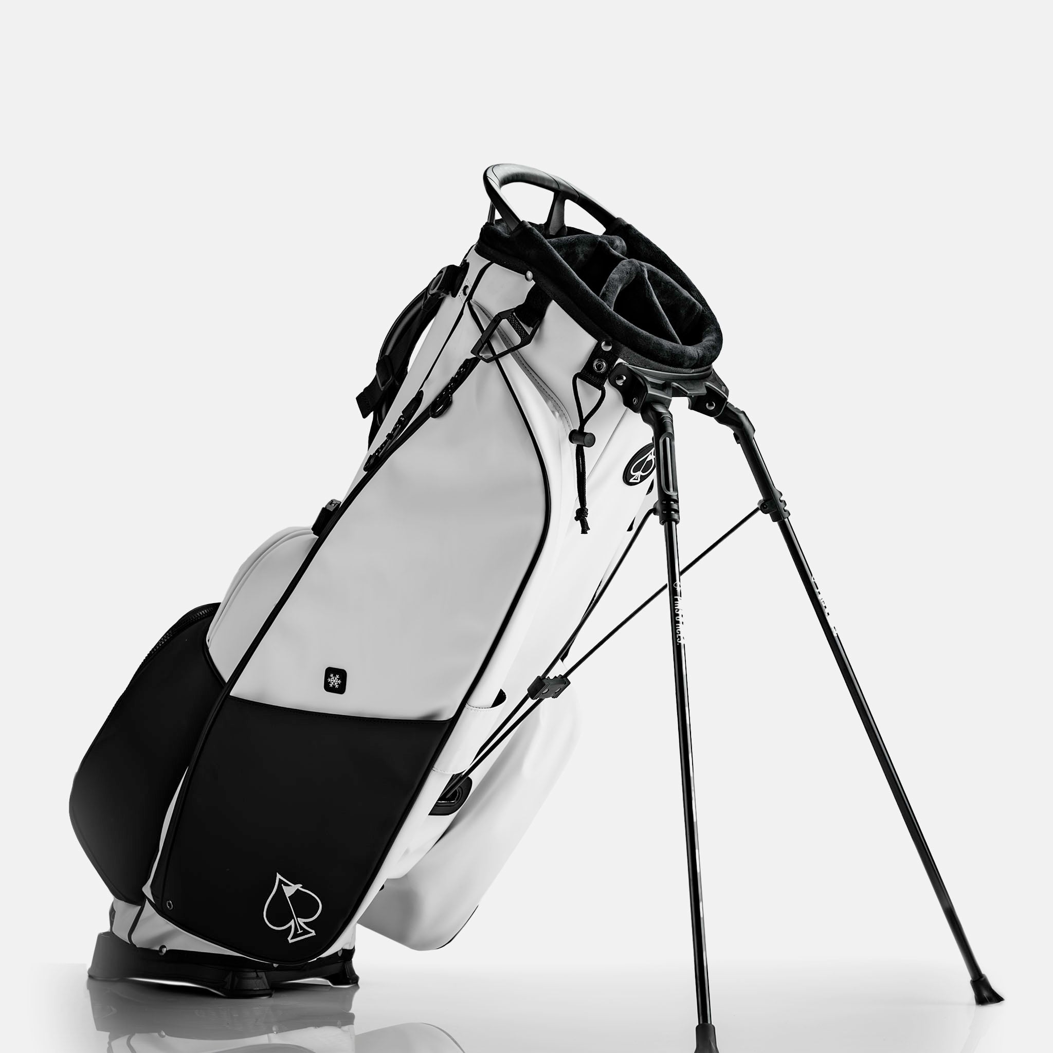Player Preferred™ Golf Bag - Domino | Clean, Practical Carry
