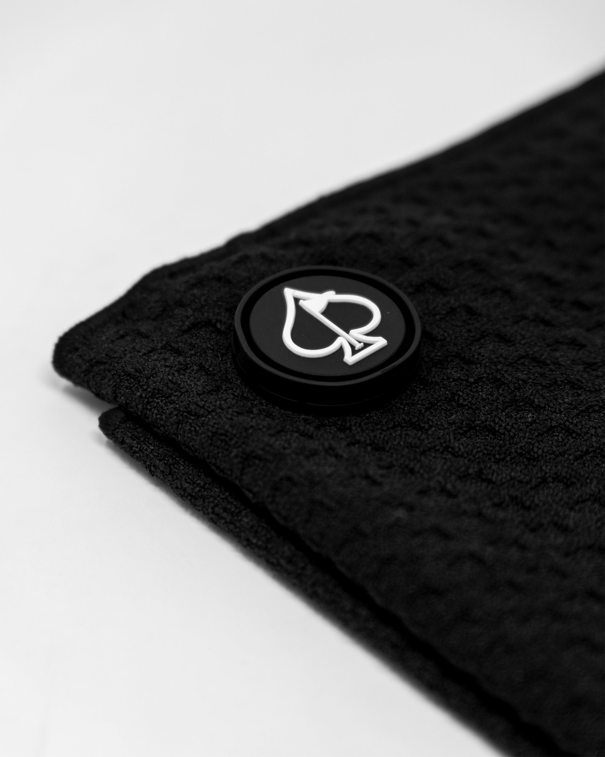Magnetic Towel - Black | Quick-Grab Convenience on the Course