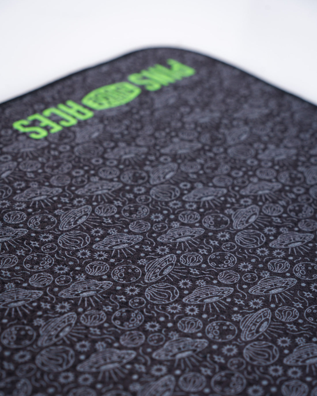 HEYDUDE - Black Hole Towel | Clean Look, Easy Course Use