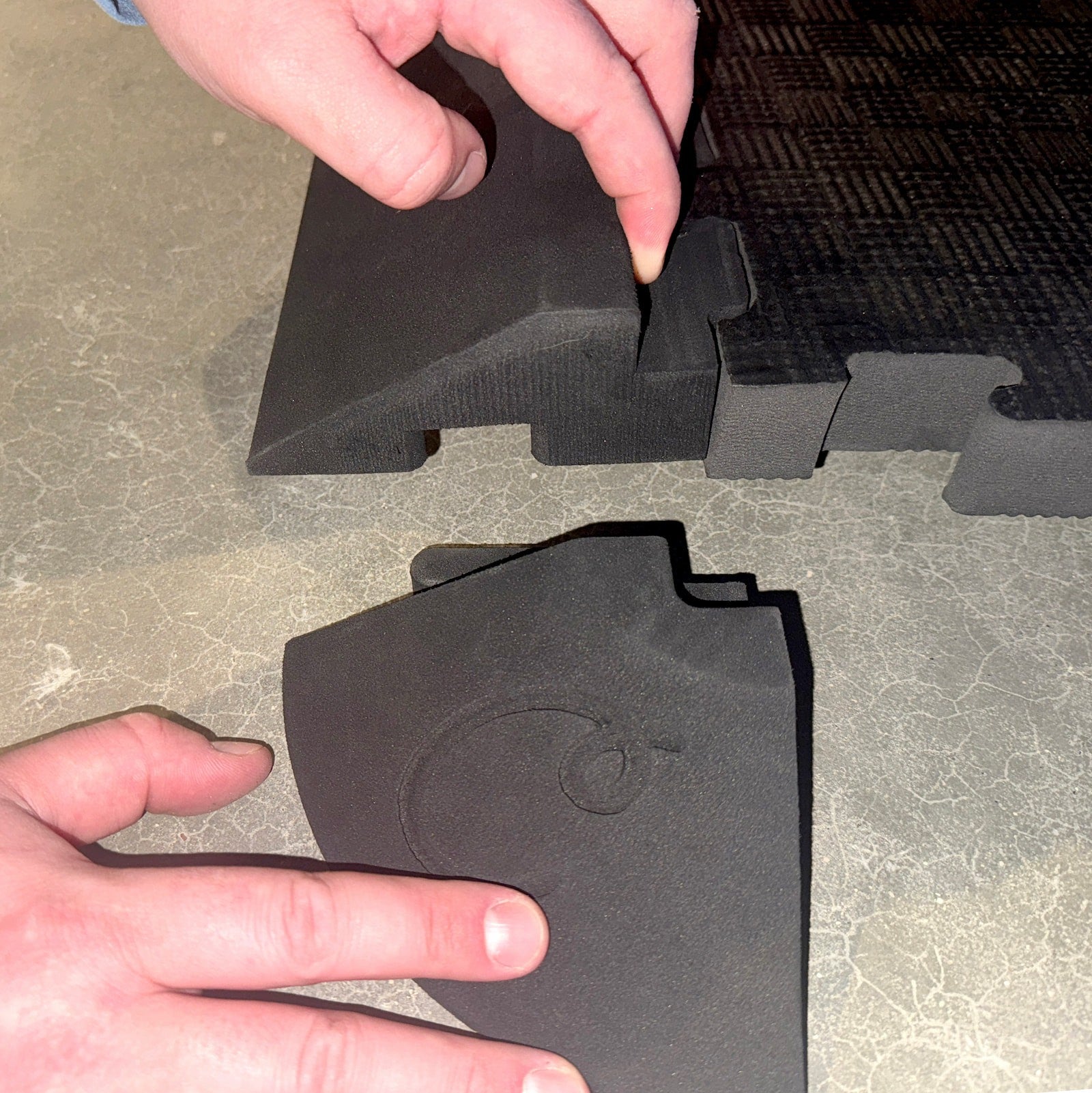 Carl's Place Golf Room Floor Edge Components