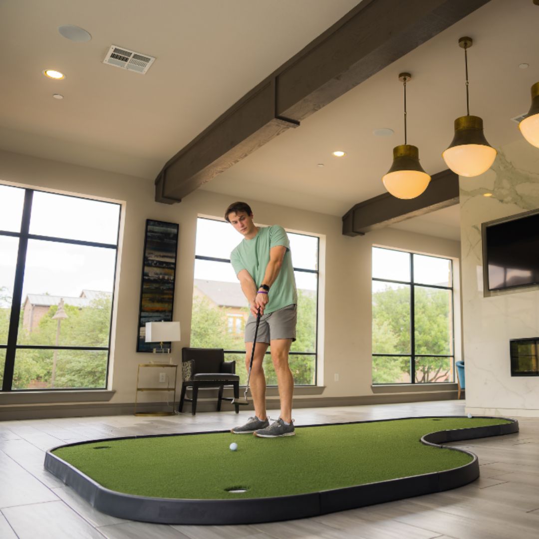 SIGPRO Walkoff Putting Green indoor golf product, available from Grater Golf